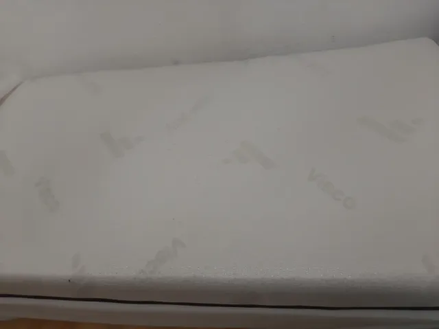 Base cama 90cm con colchón y cubrecama