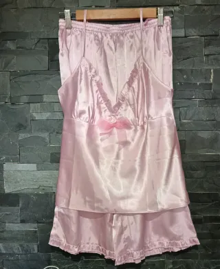 Pijama rosa satinado