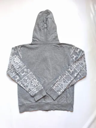 Chaqueta gris con estampado nórdico