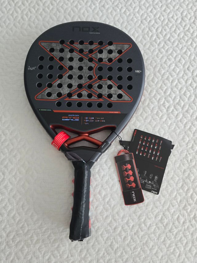 Pala Nox AT10 Genius 18K 2025 Nueva a estrenar 