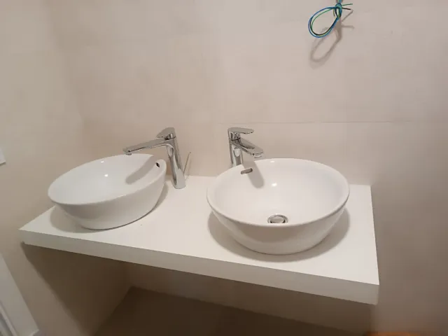 Lavabo doble con encimera de porcelana
