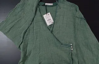 Blusa verde Pull&Bear sin estrenar Talla M