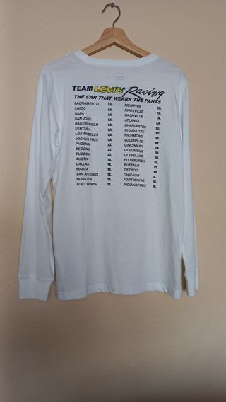 Camiseta Levi's. Manga larga. Talla 16 años/176cm.
