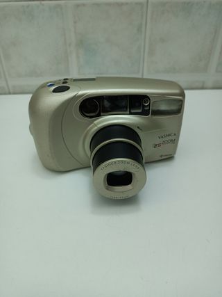 Yashica Zoom 70 Fotocamera funzionante 