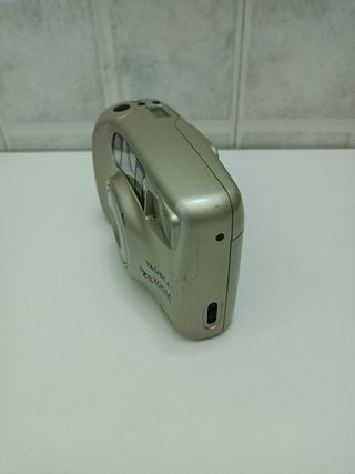 Yashica Zoom 70 Fotocamera funzionante 