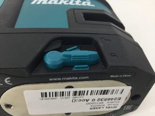nivel laser makita sk105gd sin accesorios