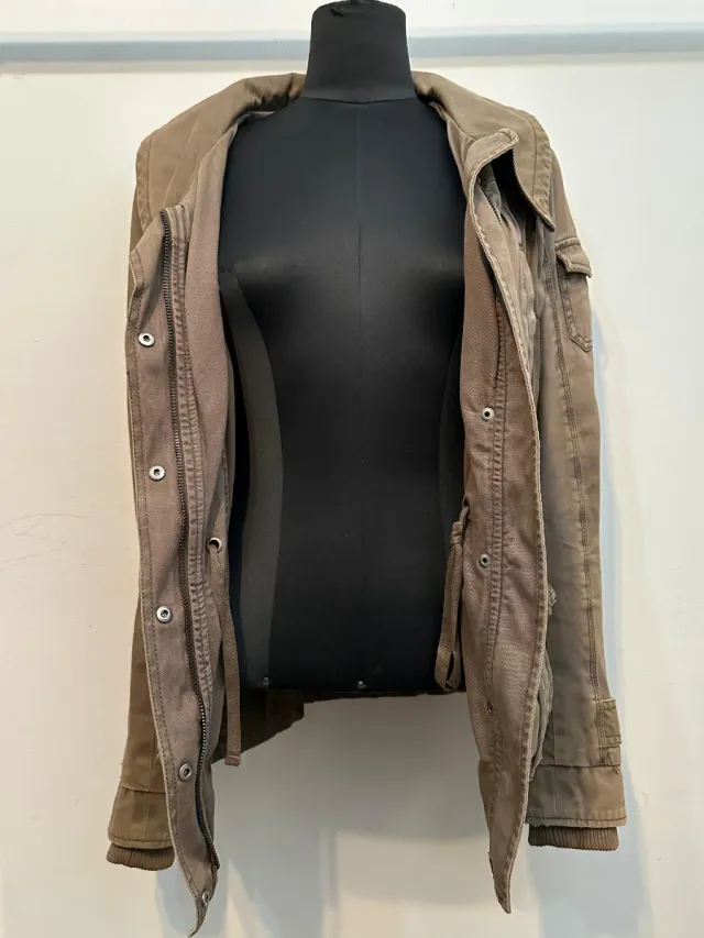 Cazadora cargo multi bolsillos