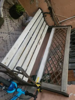 Banco de madera y metal