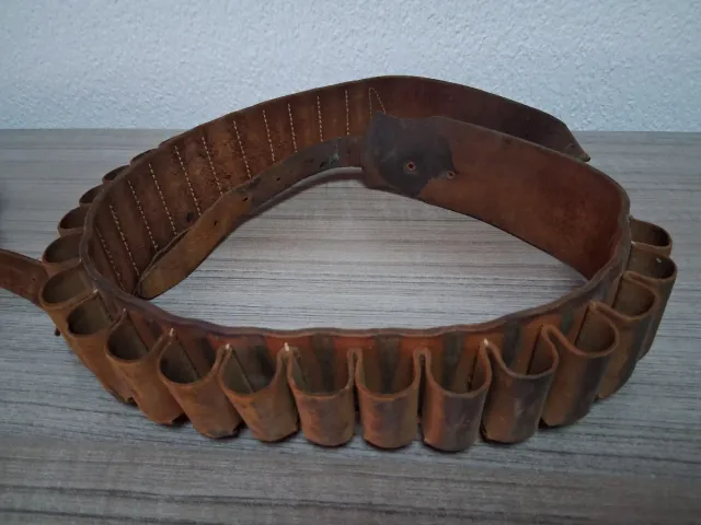 Canana de cuero para caza