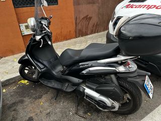 Moto piaggio beverly 400 tourer scooter