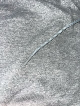 Sudadera Jordan Gris con etiqueta