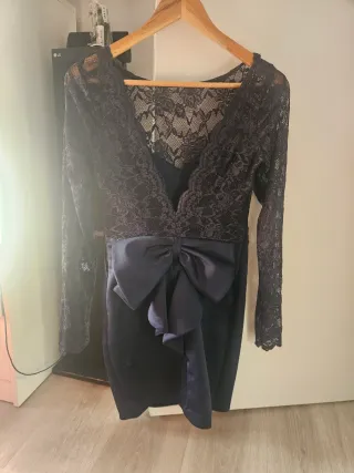 Vestido fiesta encaje manga larga