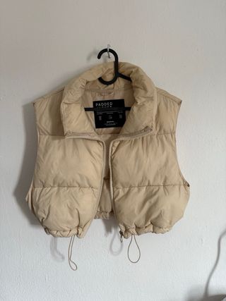 Chaleco cropped beige
