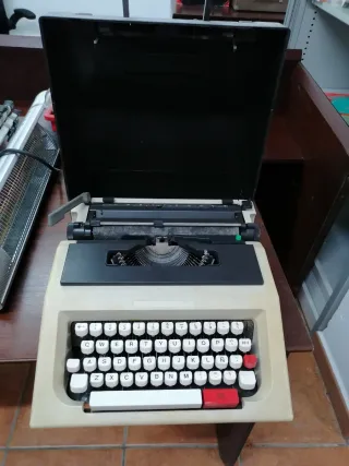 Máquina de escribir antigua