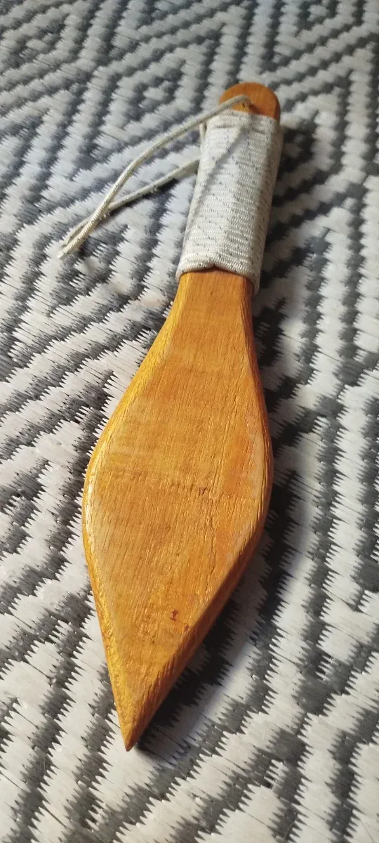 Kunai de madera para entrenamiento