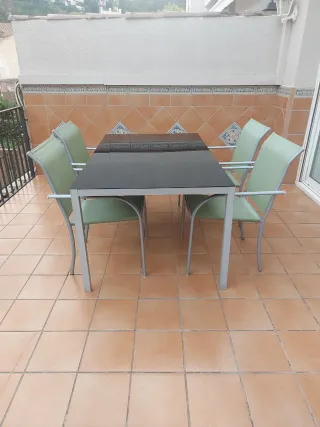 Conjunto mesa + 4 sillas de jardín