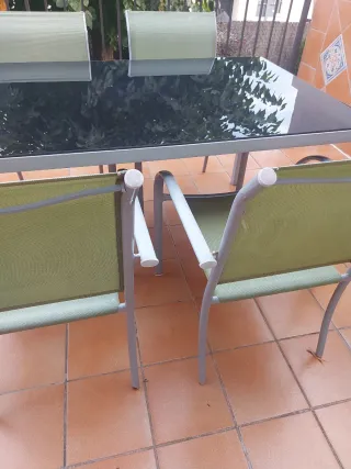 Conjunto mesa + 4 sillas de jardín