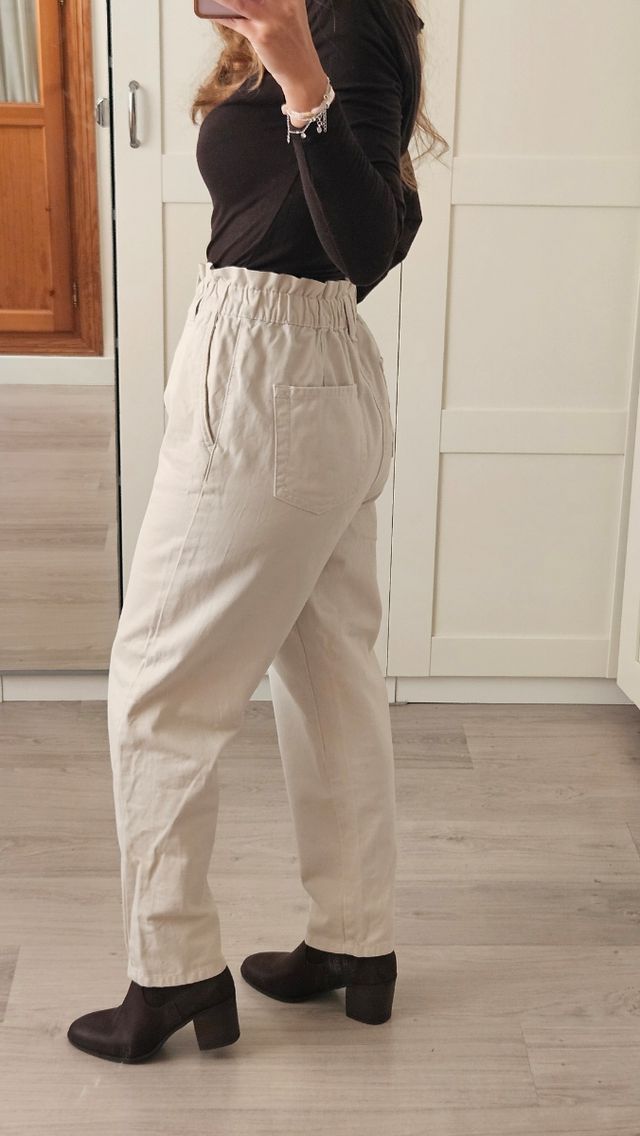 Pantalón paperbag Stradivarius