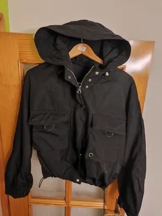 Chaqueta bomber Bershka negra talla L
