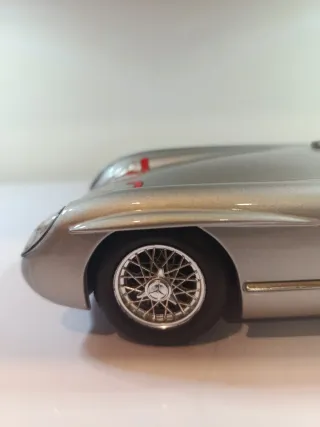 Mercedes 300 SLR Burago 1:18