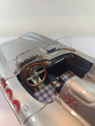 Mercedes 300 SLR Burago 1:18