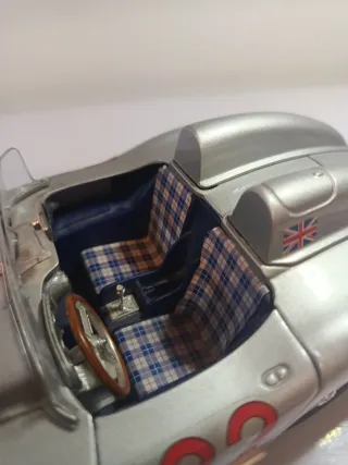 Mercedes 300 SLR Burago 1:18