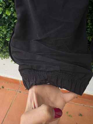Pantalón Adidas Negro con Rayas Blancas