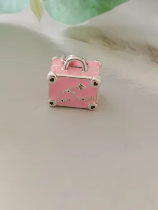 Charm maleta rosa