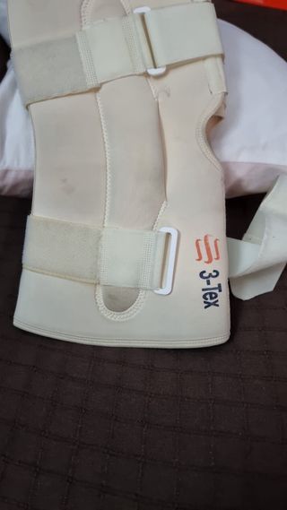 Rodillera ortopédica ajustable