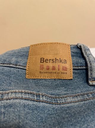 Pantalón vaquero Bershka azul