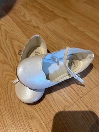 Zapatos niña Sfera beige/dorados talla 28