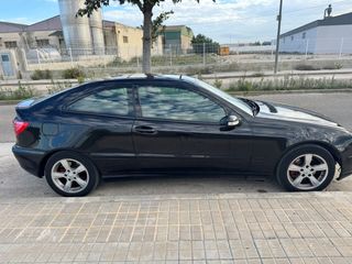 Mercedes-Benz C220 2005