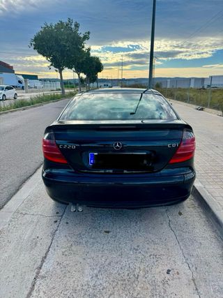 Mercedes-Benz C220 2005