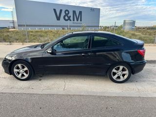 Mercedes-Benz C220 2005