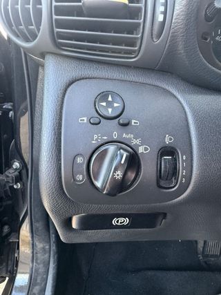 Mercedes-Benz C220 2005