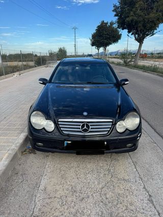 Mercedes-Benz C220 2005