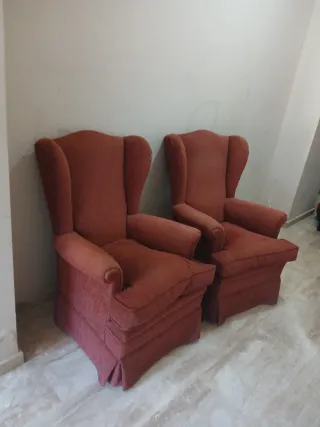2 poltrone in tessuto bordeaux