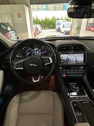 Jaguar F-Pace P250 S