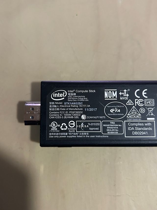 Intel Compute Stick STK1AW3250