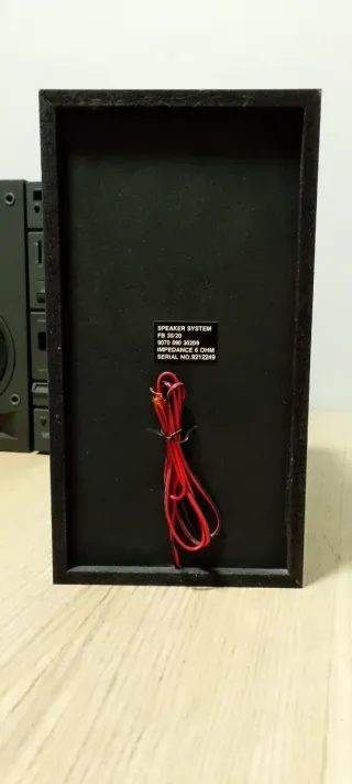 Mini Cadena Philips Negra + adaptador bluetooth.