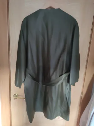 Gabardina verde militar