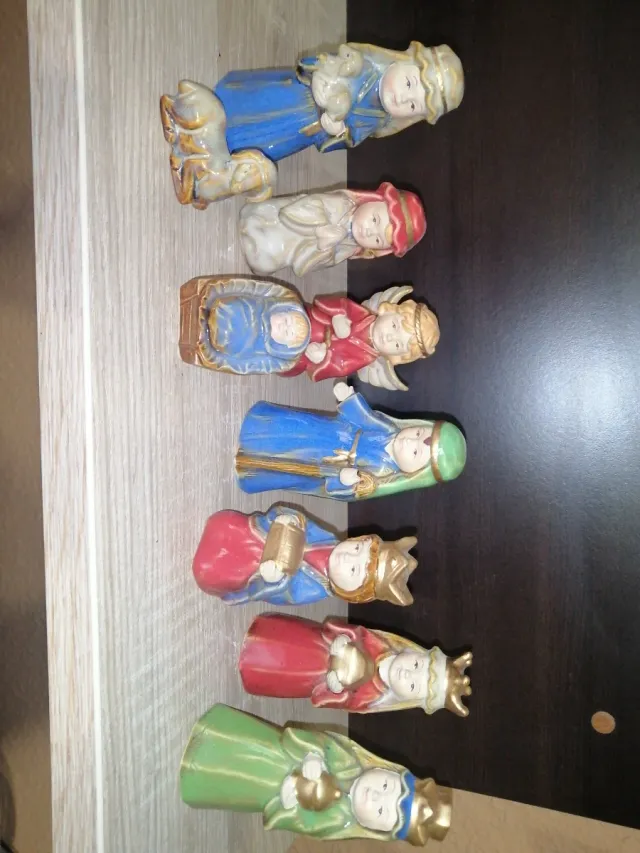 Belén de porcelana esmaltada