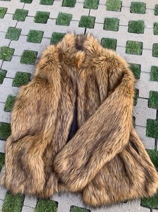 Chaquetón de pelo marrón 