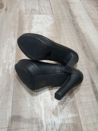 Zapatos de tacón negros Elara