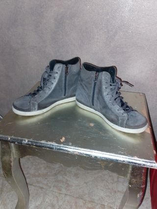 Scarpe scamosciate grigie con stella