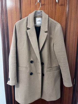 Abrigo largo beige mujer