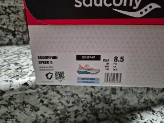 Saucony Endorphin Speed 5 tallas 41 y 42