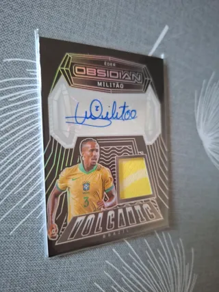 Carta de Futbol Éder Militão Obsidian Patch /99