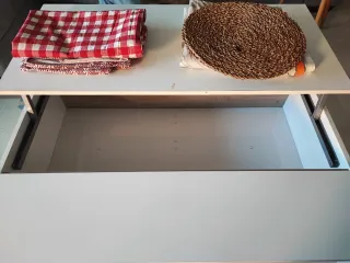 Mesa de comedor abatible blanca y madera