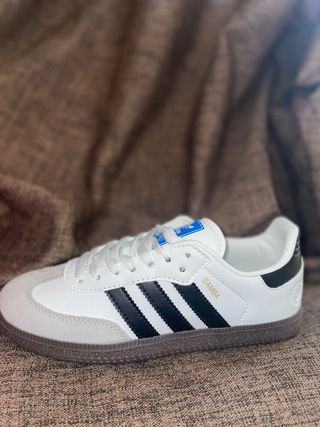 Zapatillas Adidas Blancas y Grises